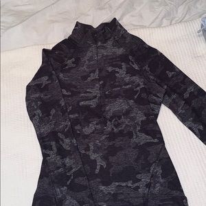 Lululemon long sleeve half zip